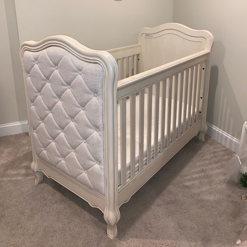 Bertini Tinsley Crib includes Toddler Guard Rail